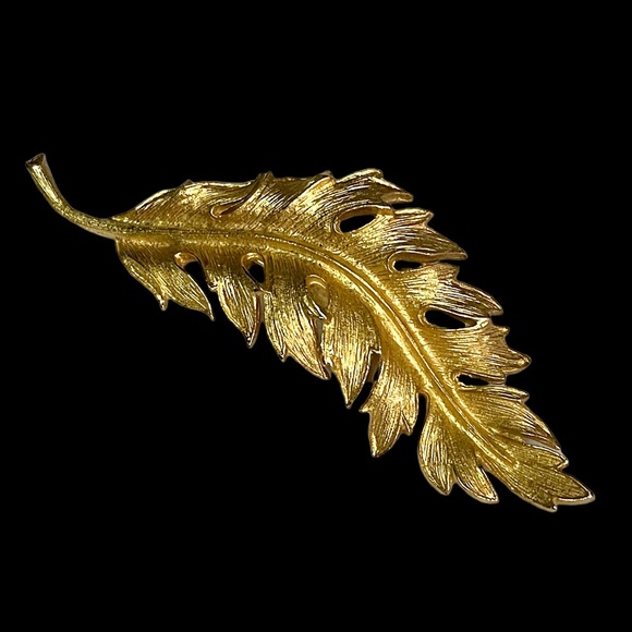 Coro Jewelry - Vintage Coro 1961 Brushed Gold Tone Leaf Brooch